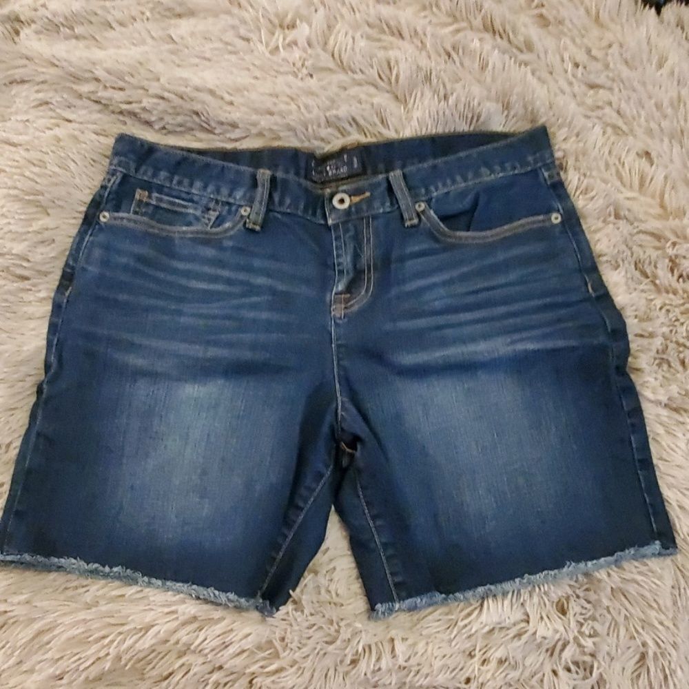 Lucky brand Laguna Bermuda shorts size 6
